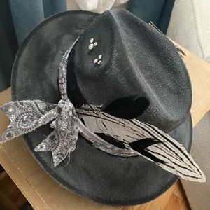 Black fedora with hand designed floral pyrography. Bling, feathers. Adjustable